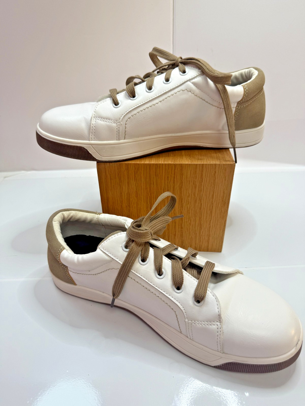 REI Monarch III White Tan Casual Streetwear Vegan Leather Sneakers Shoes 7